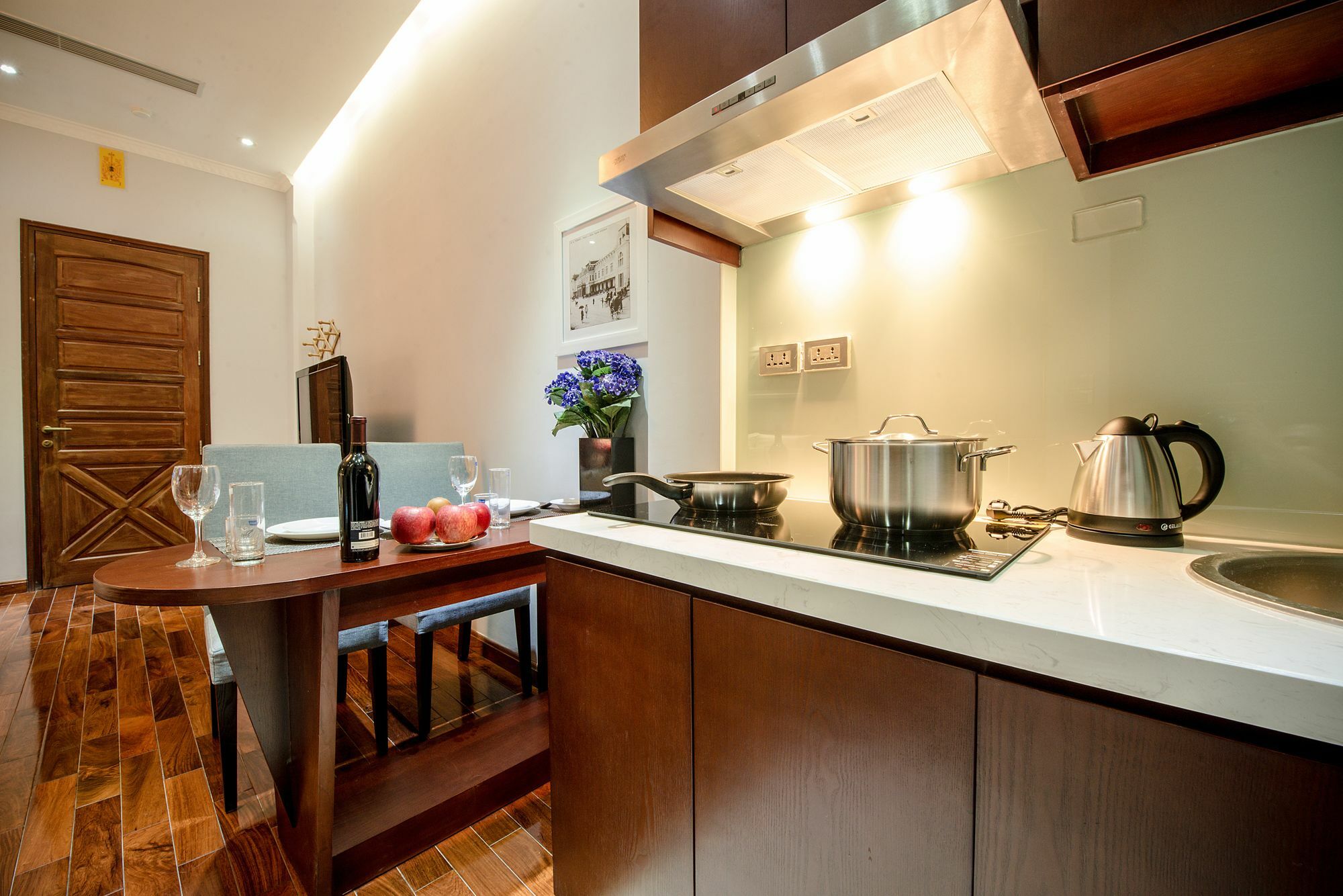 New Gate Apartment Hanoi Exteriör bild